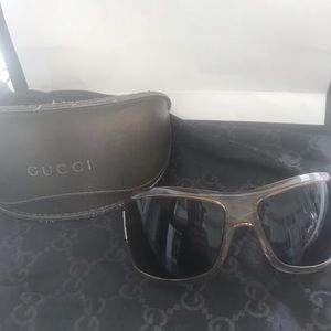 Women’s Gucci sunglasses
